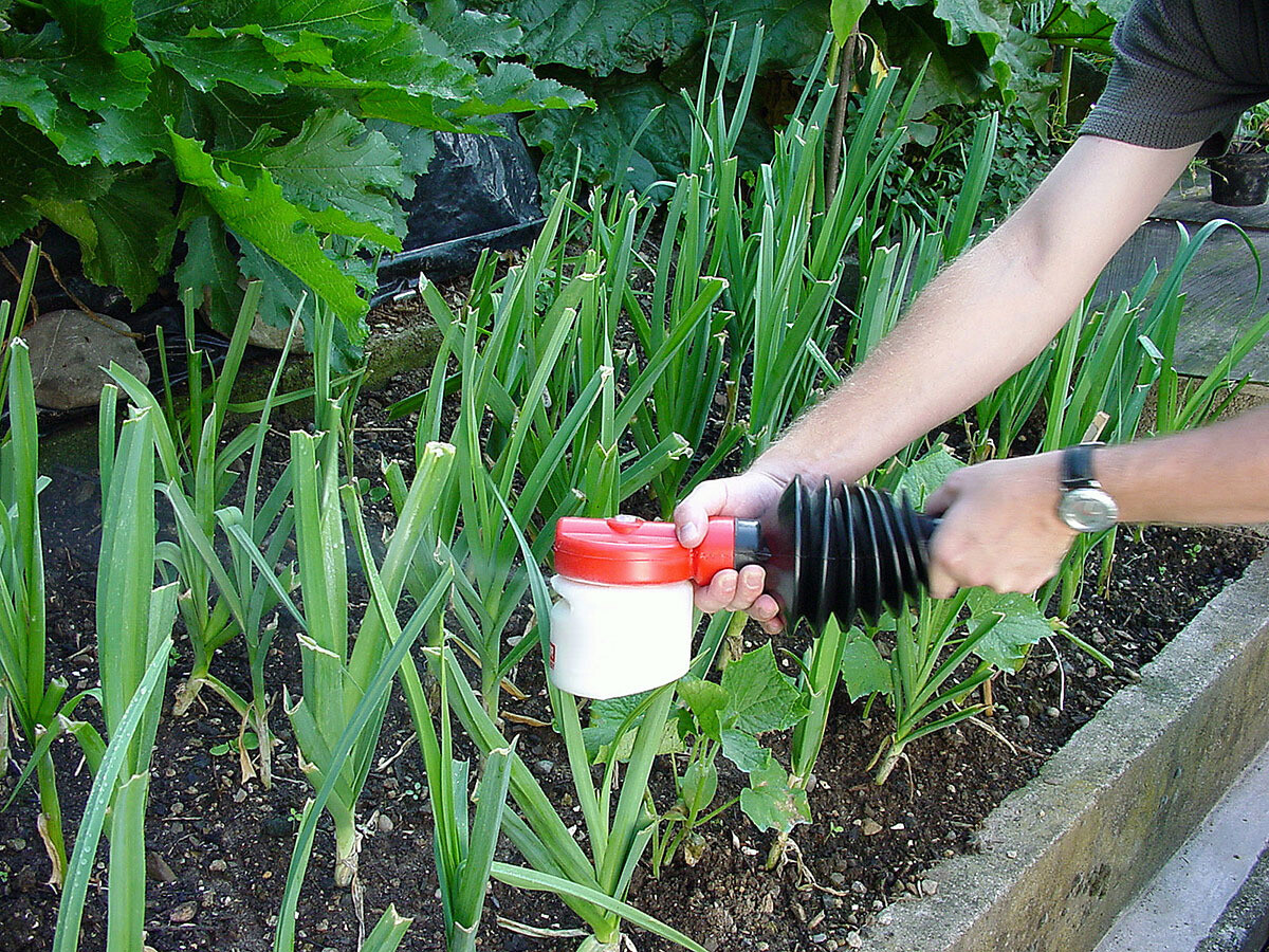 Suflător praf BOBBY cu pompă, manual