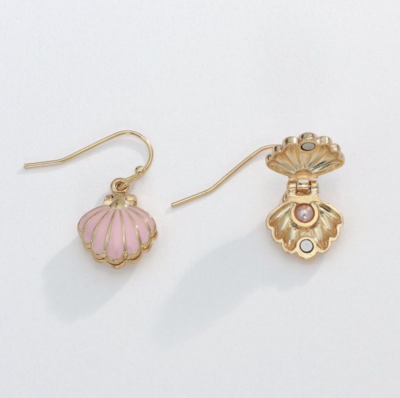 Earrings-Pink Scallop w/ Pink Pearl