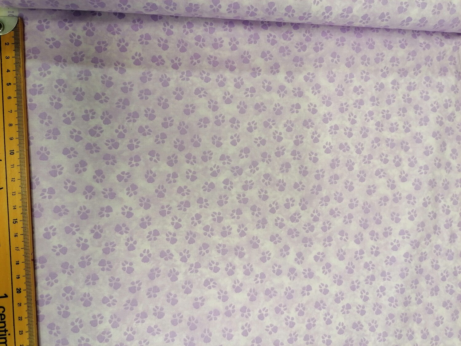 Benartex - Dog-on-It - Paw prints - light purple