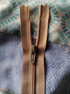 15cm (6") nylon closed end zip