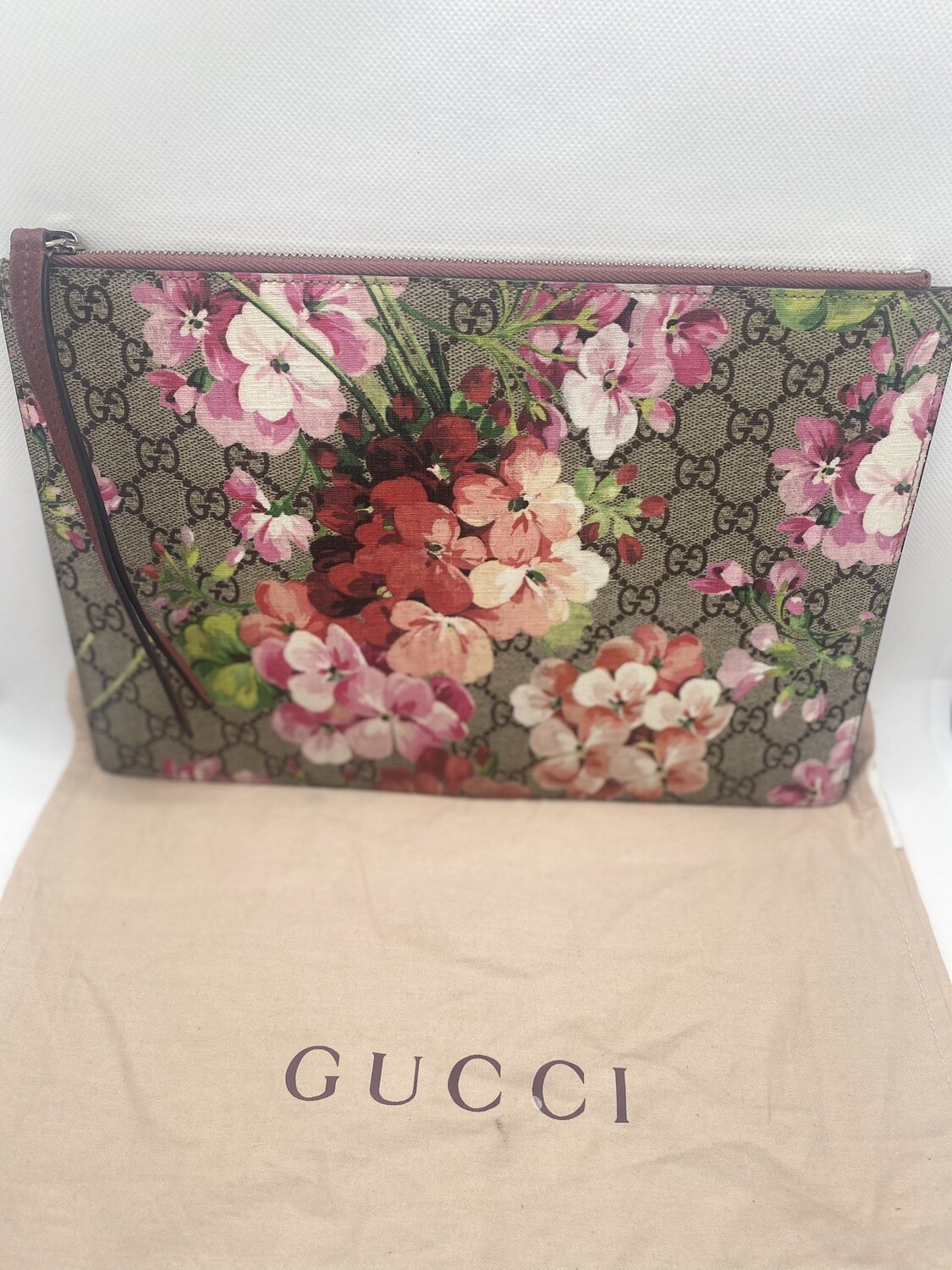 Gucci bloom cheap clutch blue