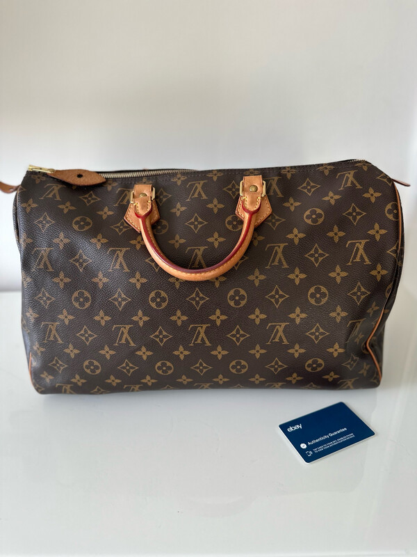 Louis Vuitton Speedy 40 Bag