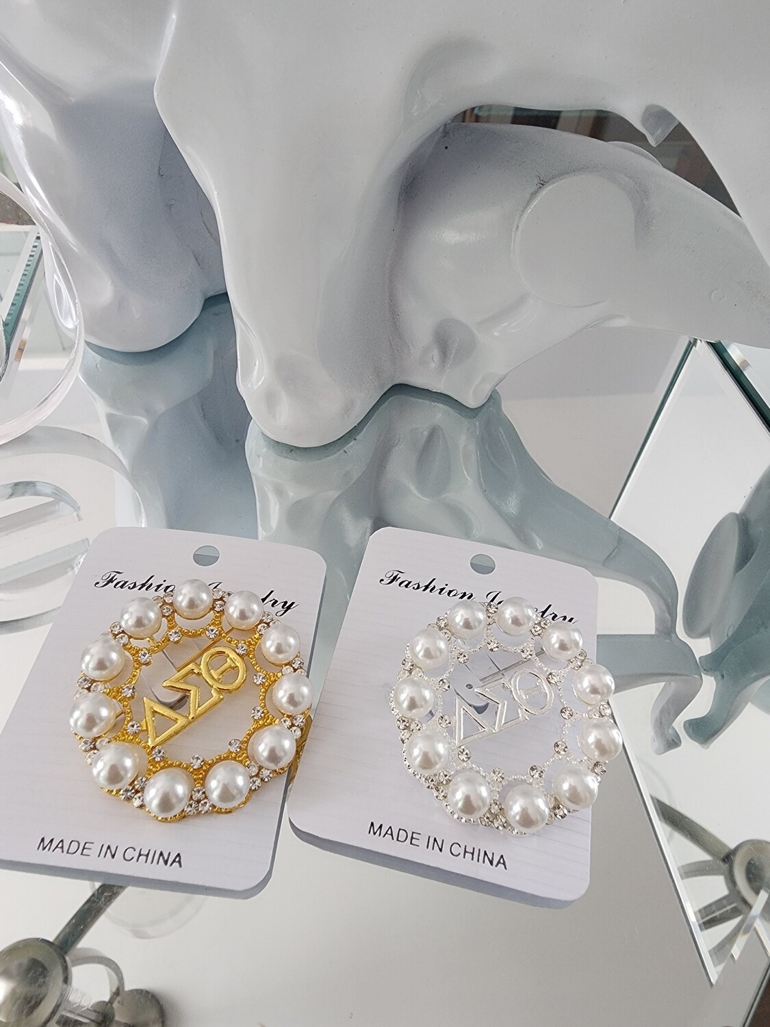 Circle Pearl &amp; Crystal Lapel