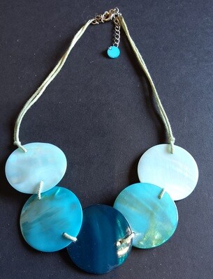Collar concha nácar azul Collar concha nácar azul