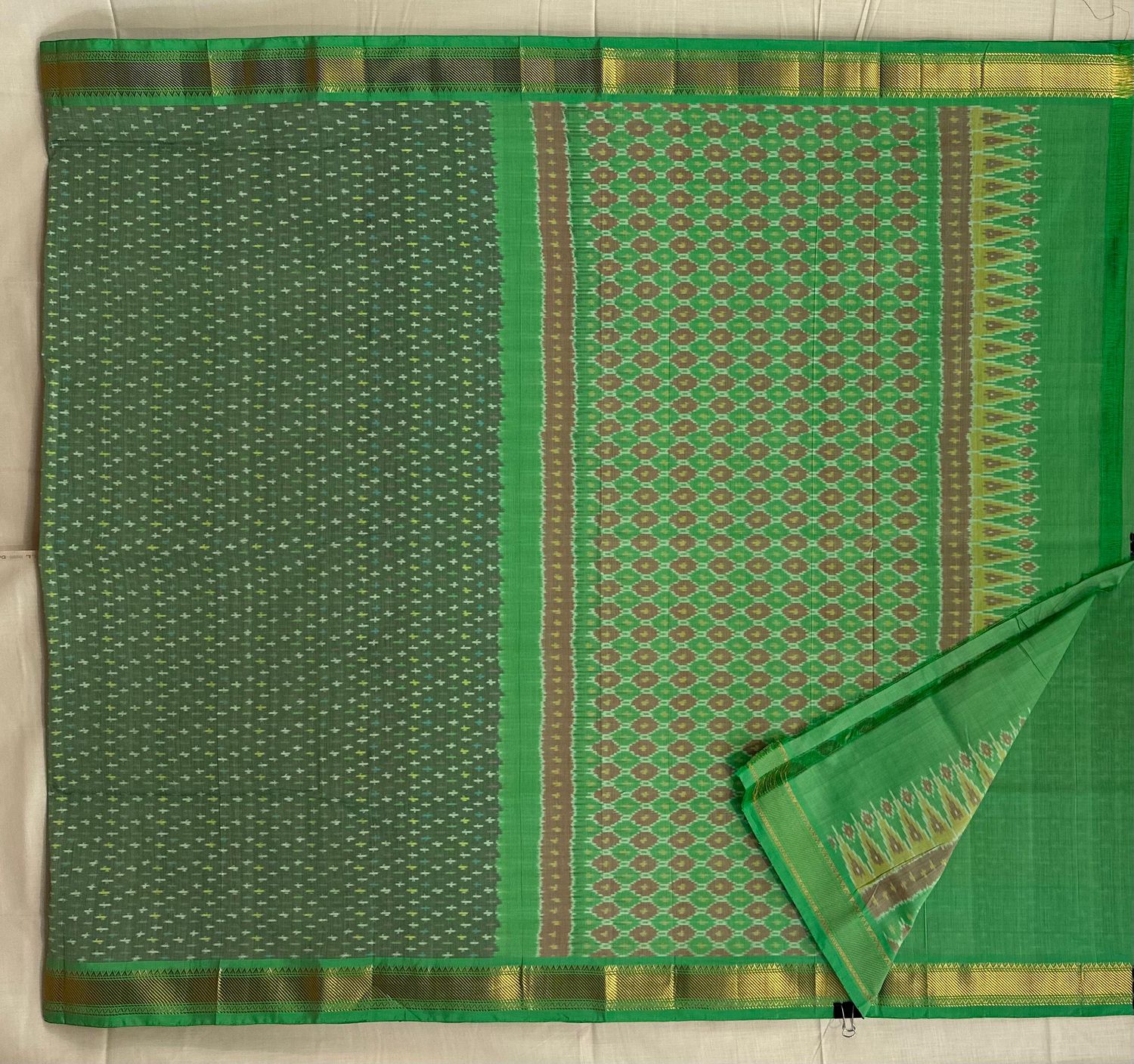 Ikkath Sico Saree Small Kaddi Border with Blouse