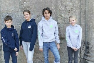Sweater mit Kapuze