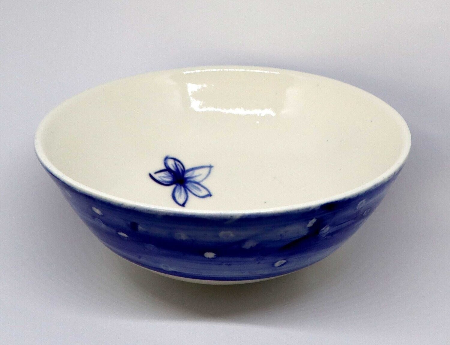 Bowl. 20cm d. (approx) Porcelain