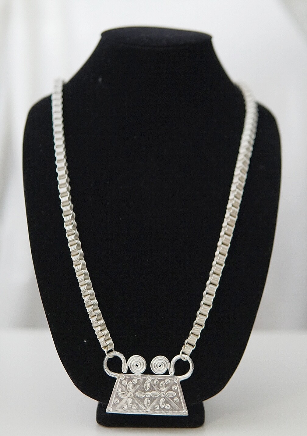 Hmong Men necklace 01