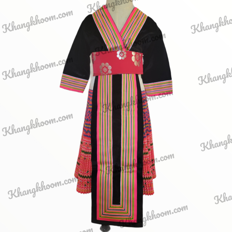 Girl hmong leeg pink trim