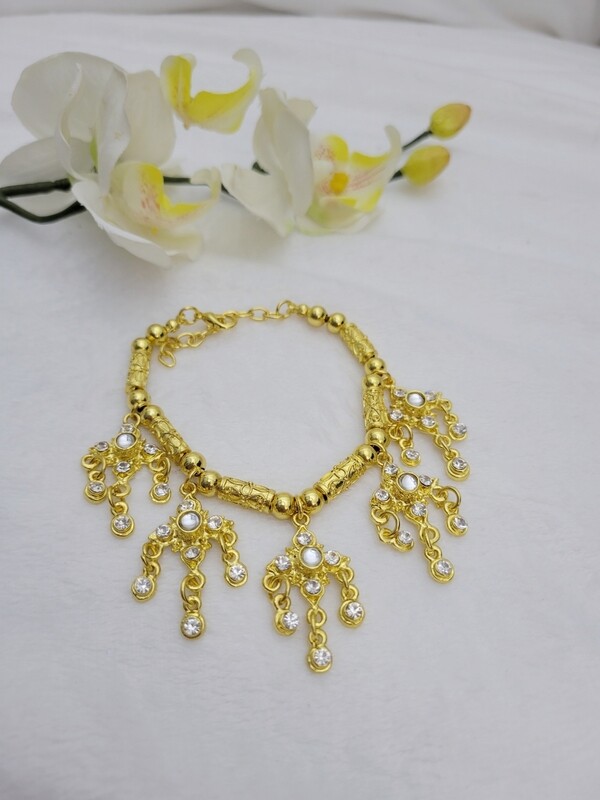 Gold Dangle bracelet