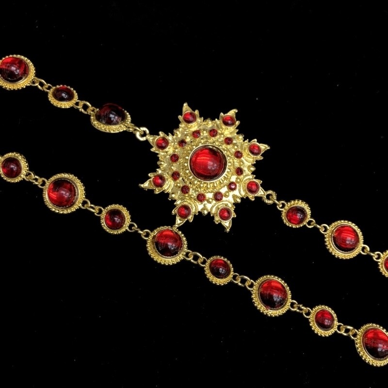 Thai Crossbody Chain Red