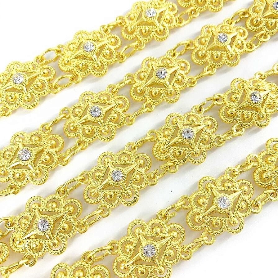 Thai Crossbody Chain 02