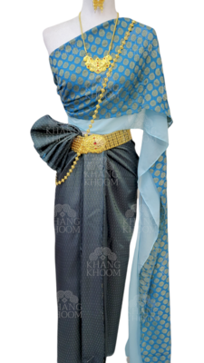 Mae Karakade wrap style
