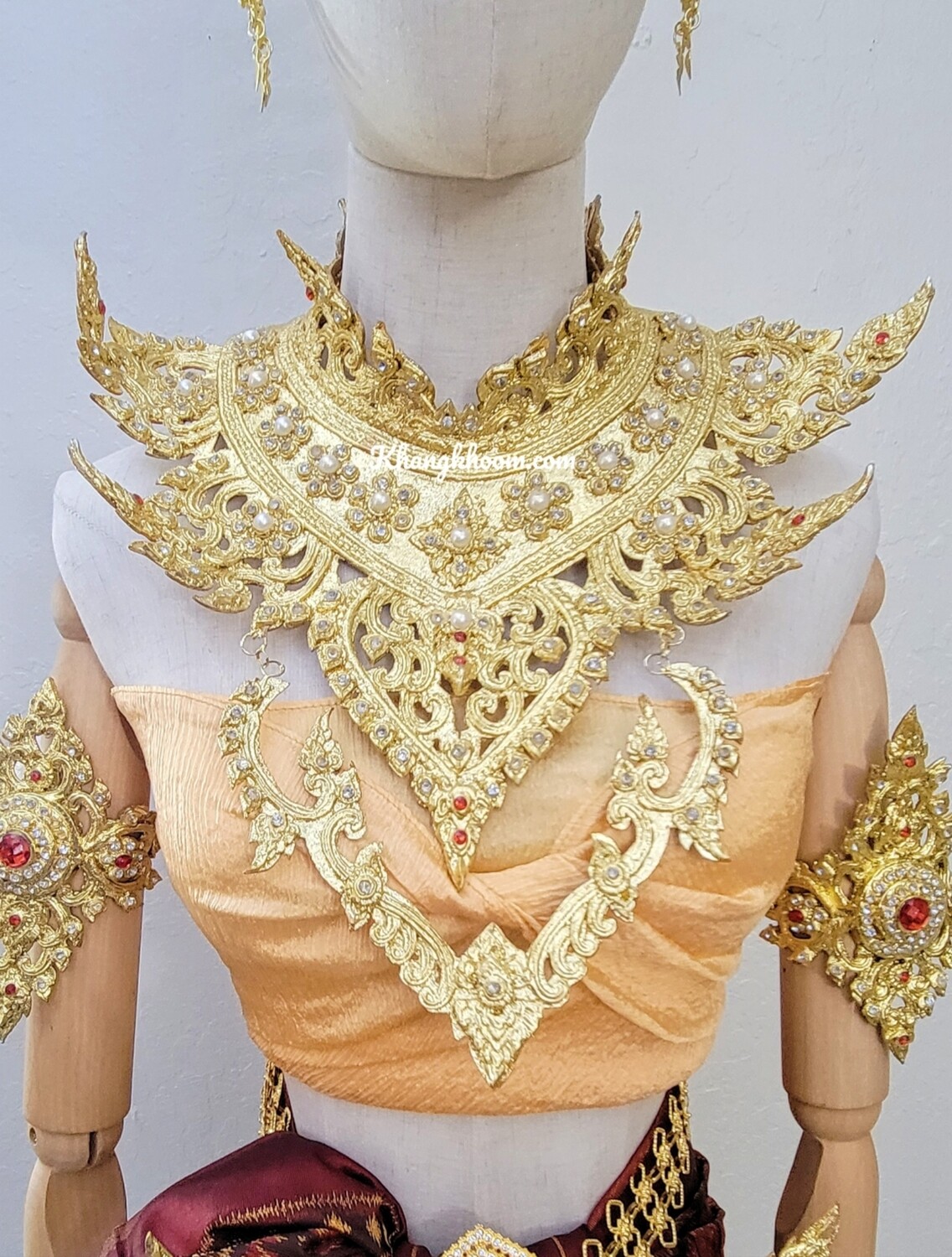 Thai Choker Collar