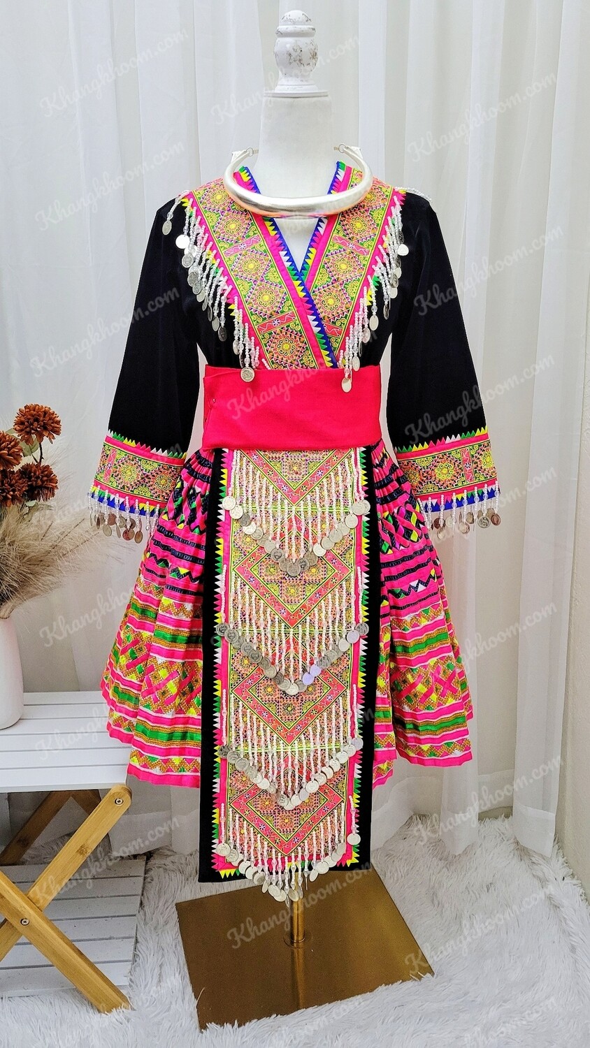 Hmong Women Outfit 02
