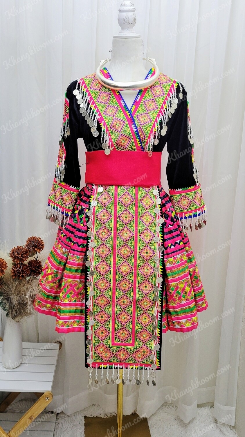 Hmong Women Outfit 03