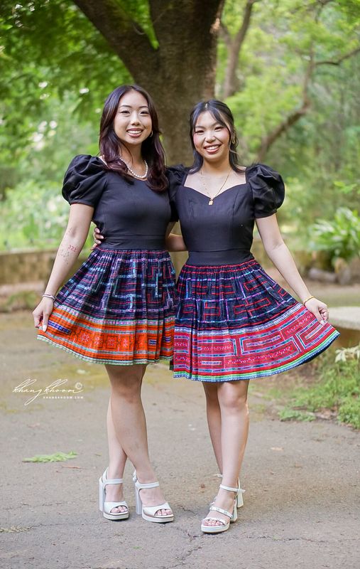 Black Puffy Shoulder Hmong Dress