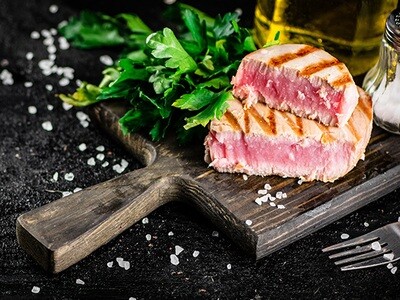 WED, OCT 12: Peppercorn-Crusted Tuna