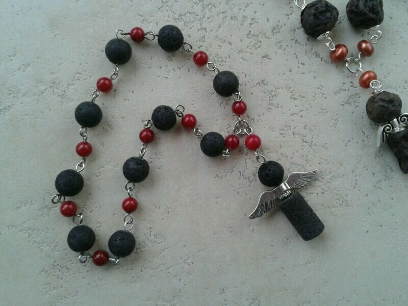 Handrosenkranz Lava mit Koralle Handrosenkranz Lava mit Koralle