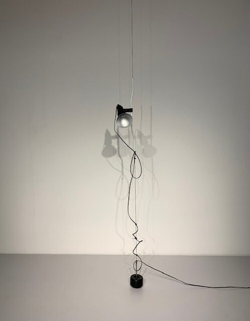 Lampada 'Parentesi' per Flos