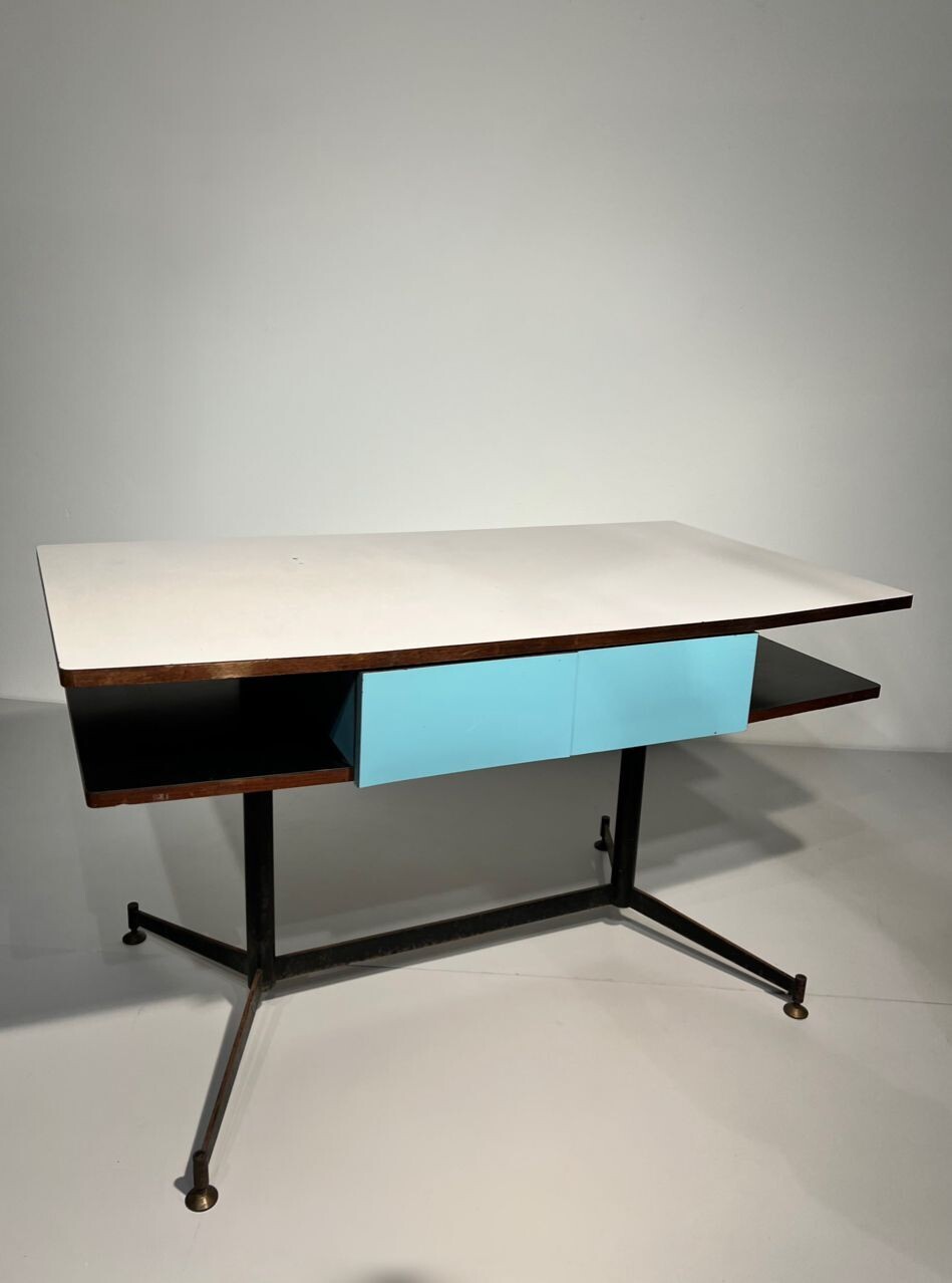 Scrivania in formica anni 50