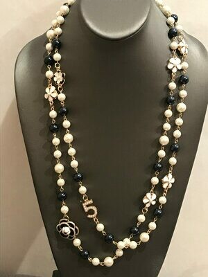 Necklace pearls And Flowers Camelia Bicolor Necklace pearls And Flowers Camelia Bicolor