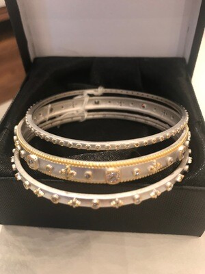 Bangles , stack of 3 oval crystals Bucc#2 Bangles , stack of 3 oval crystals Bucc#2