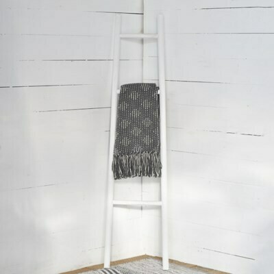 White Wash Blanket Ladder