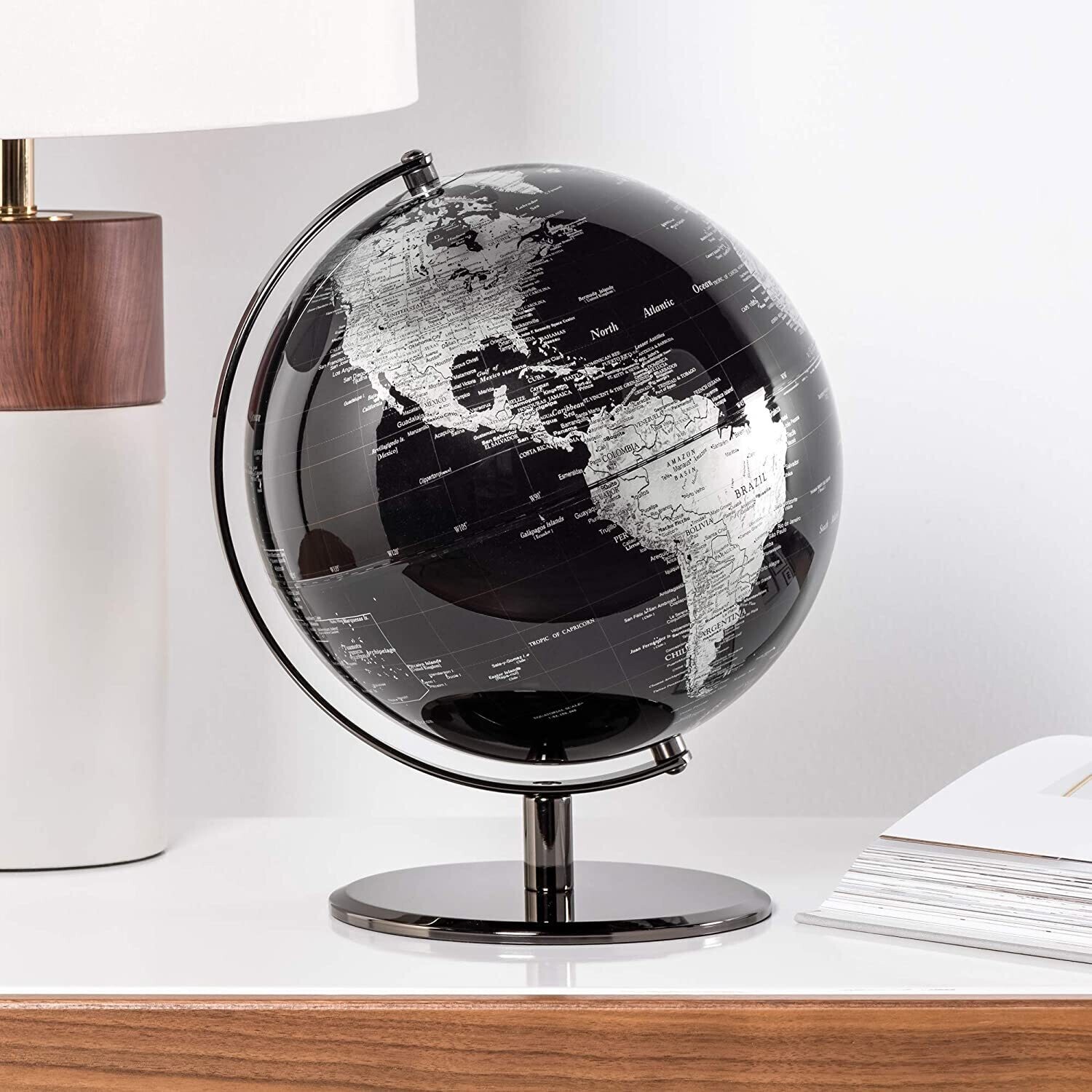 Latitude World Globe Black