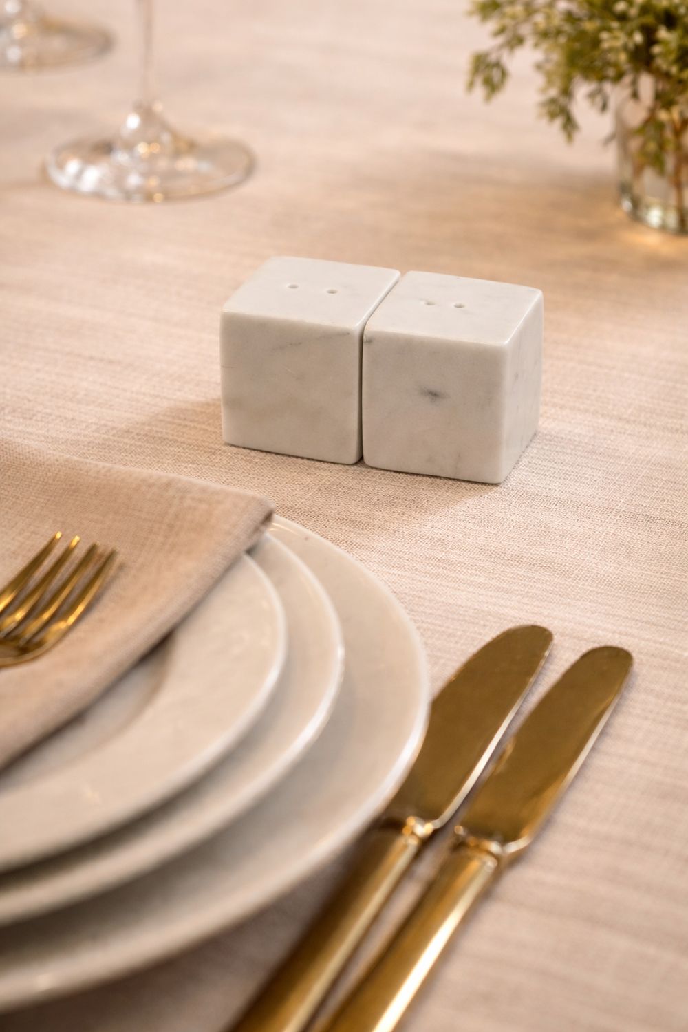 WHITE MARBLE CUBE SALT PEPPER