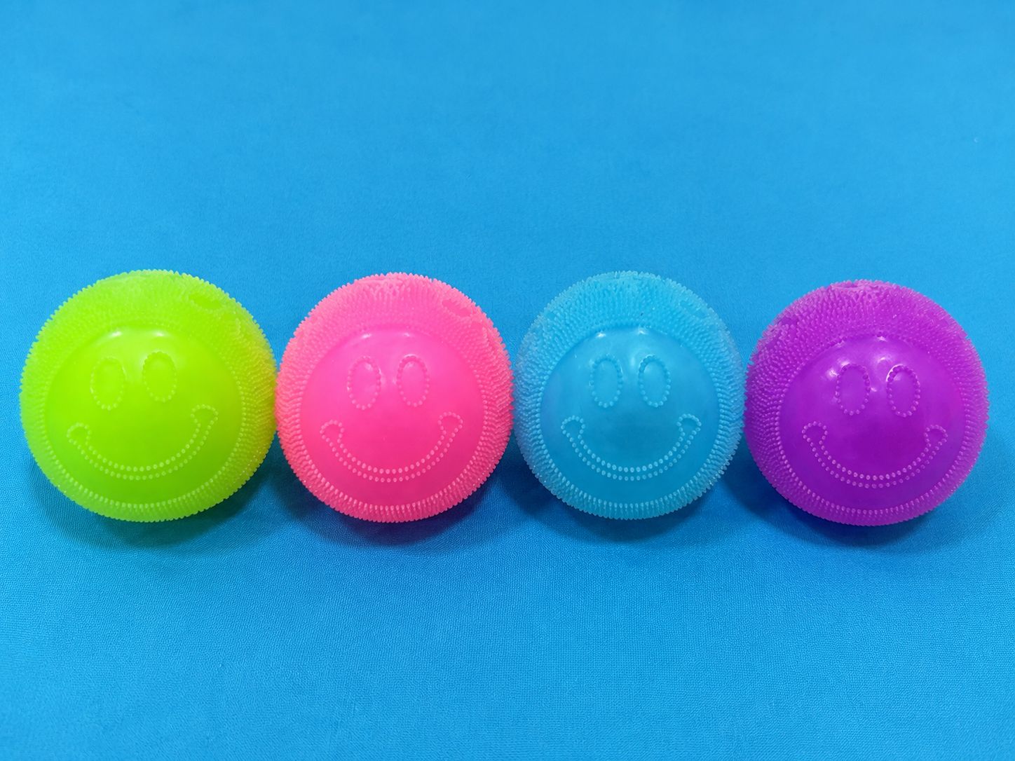 Squishy Fuzz Ball (flower power)