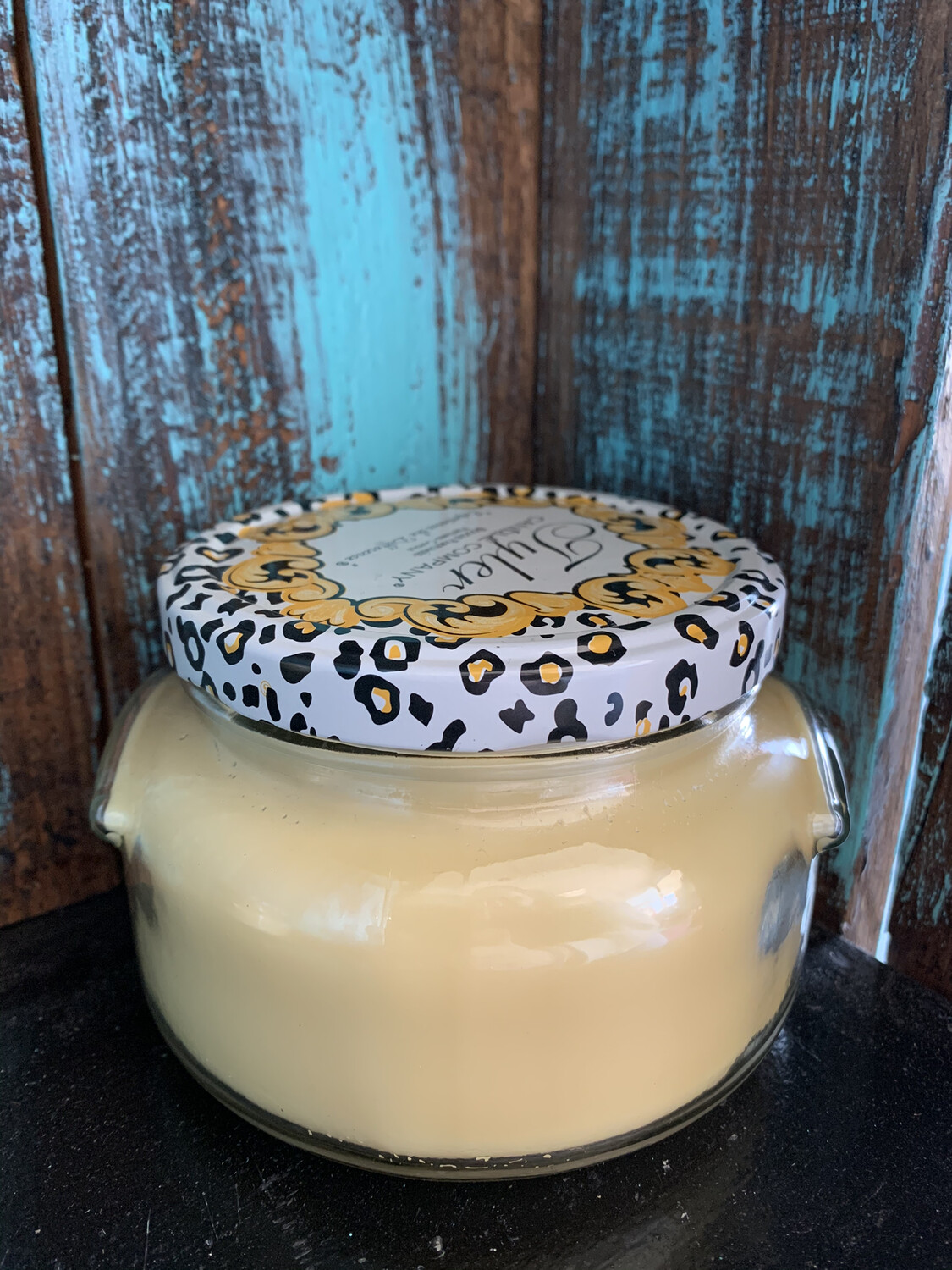 Candle 22oz Pineapple Crush.*