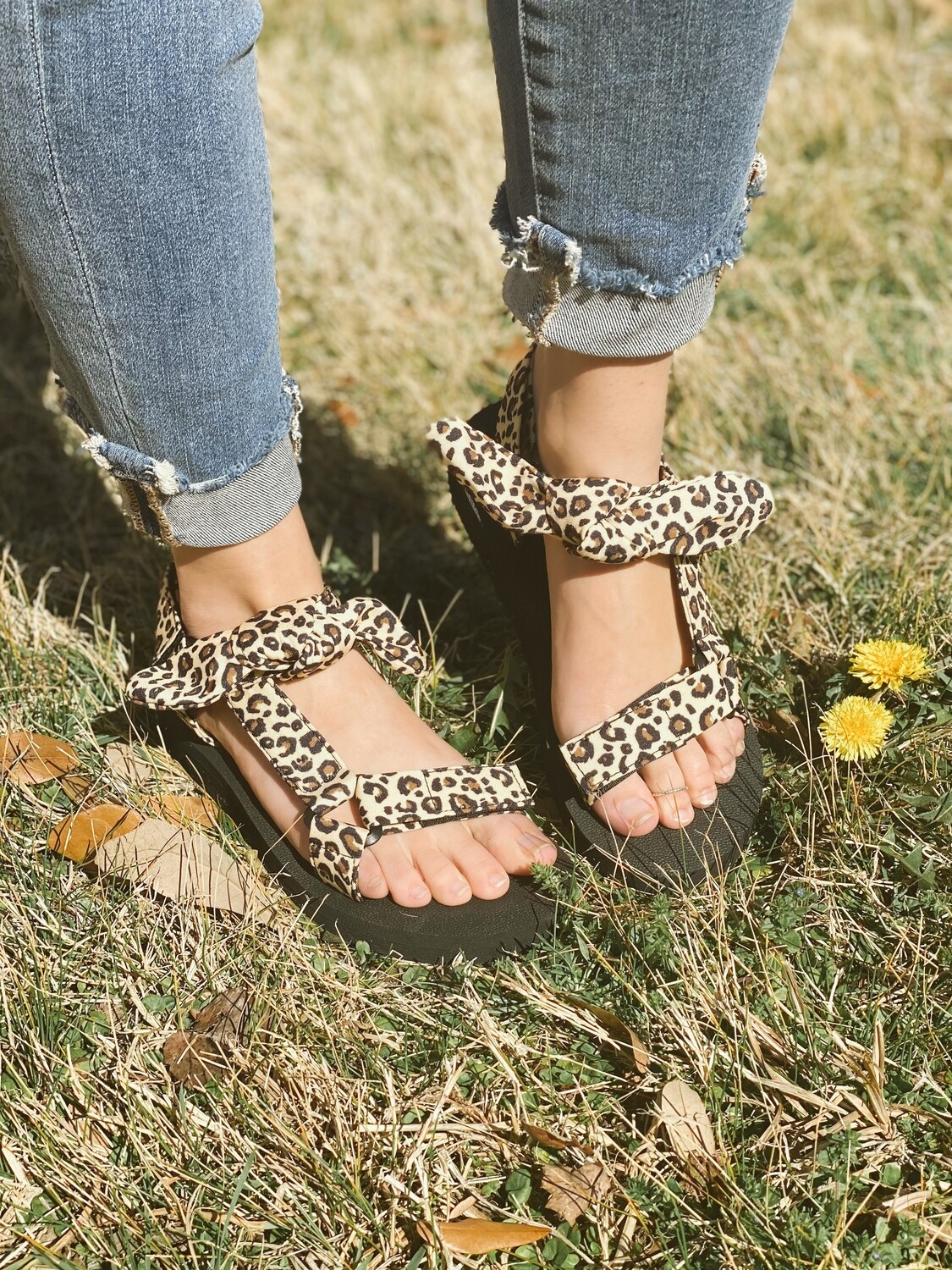 Leopard Strappy Bow Sandals.*