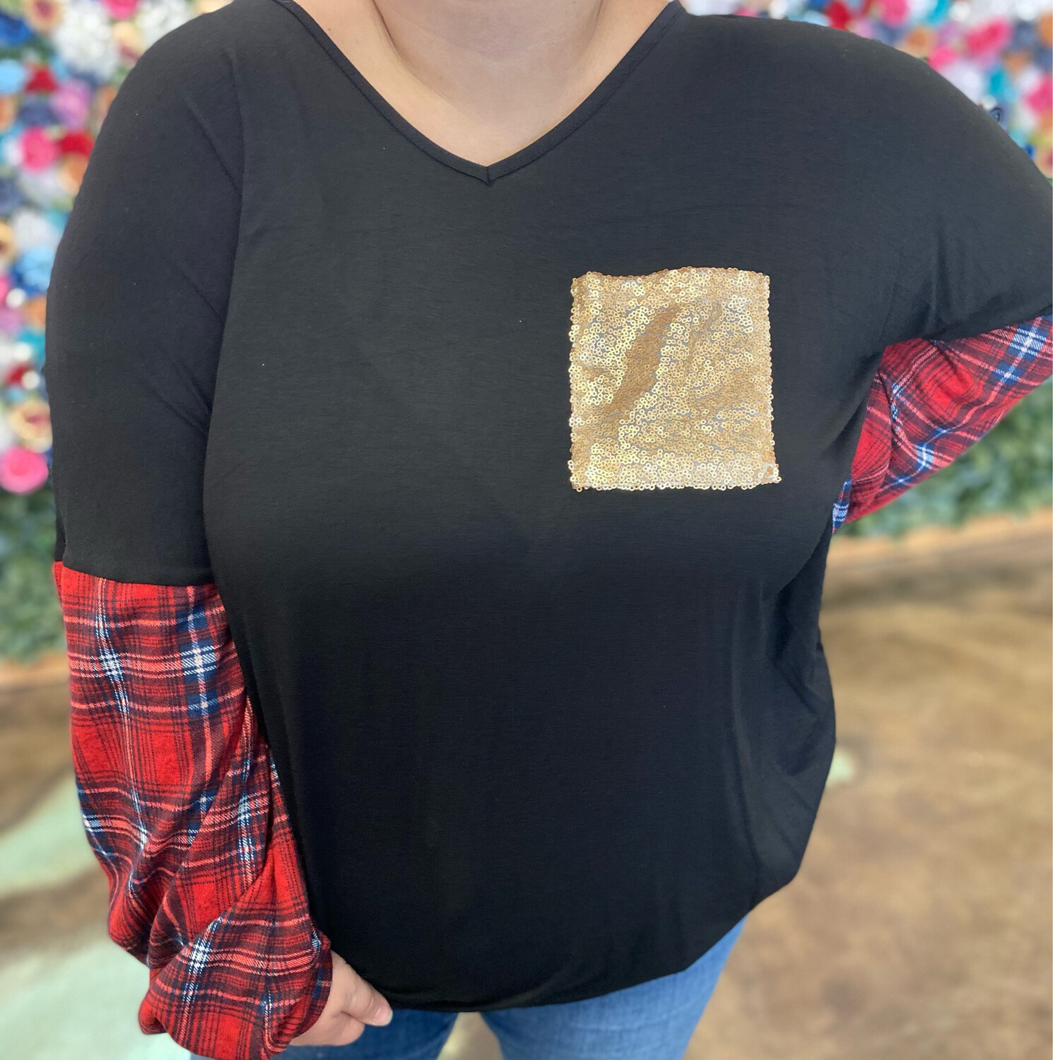 Buffalo Plaid Black Glitter Pocket Plus Top!*