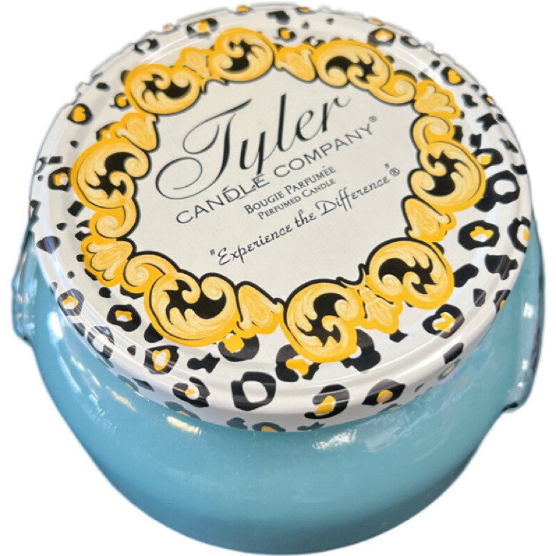 Candle 22oz Resort.*