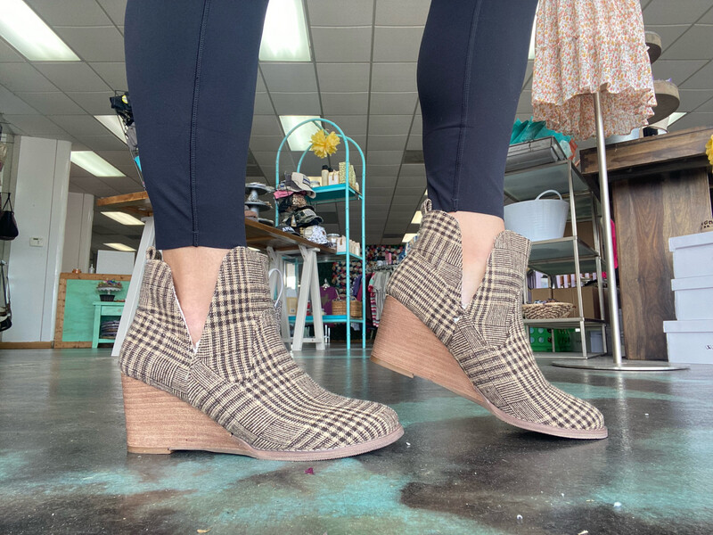 Very G Ember Booties.*