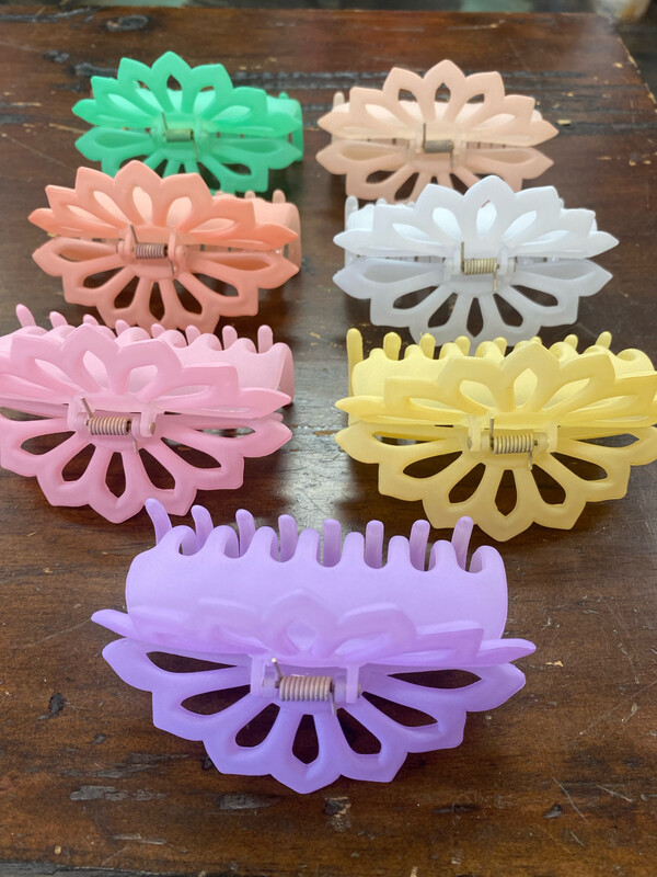 Flower Petal Claw Clip