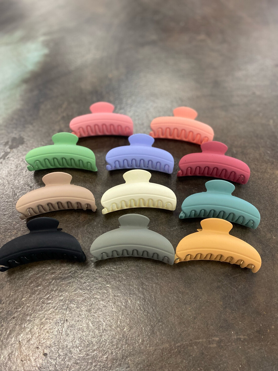 Chunky Curve Claw Clips