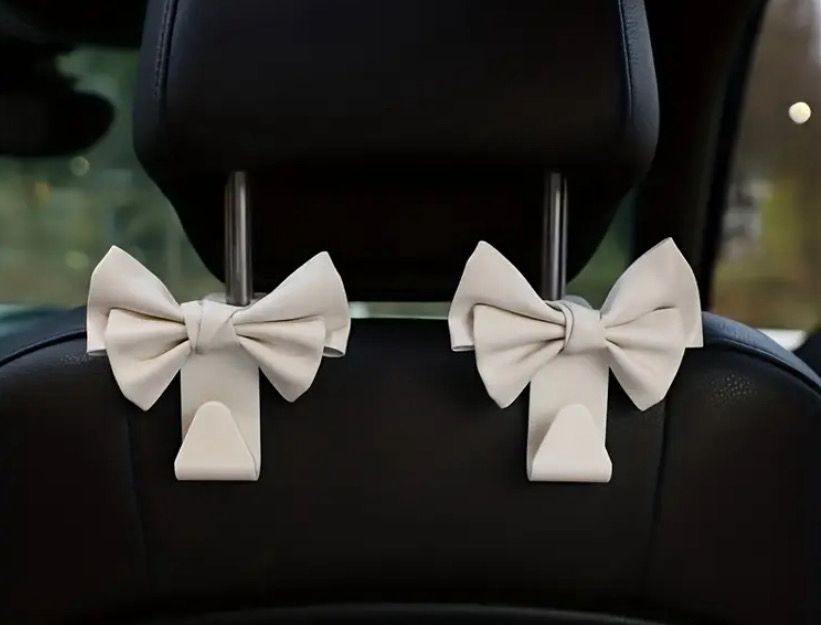 Car seat hooks 