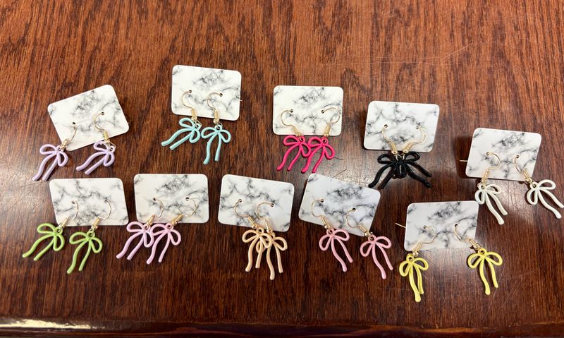 Bow dangle earrings