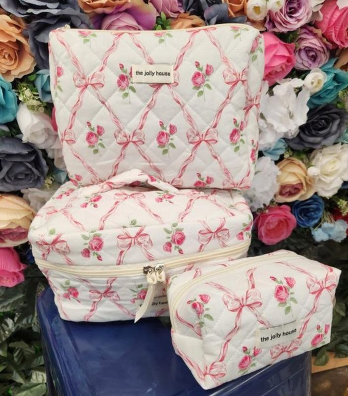 Makeup bag set
