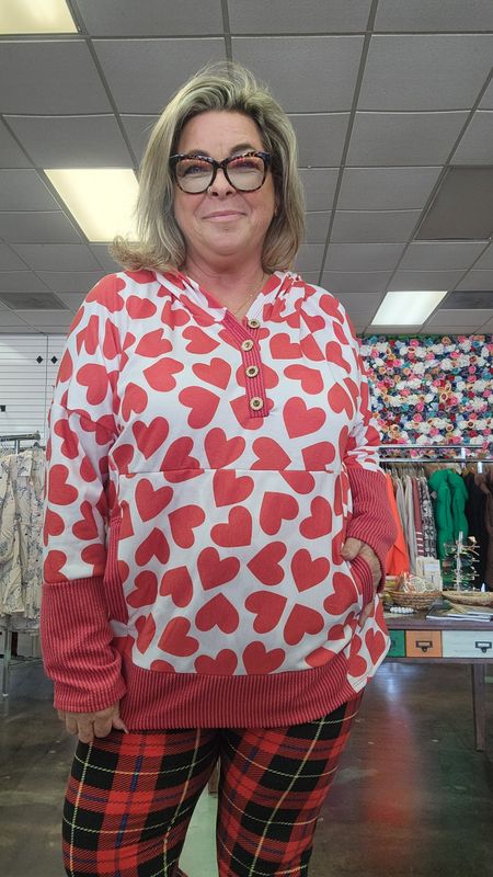 Hooded Heart Pullover 