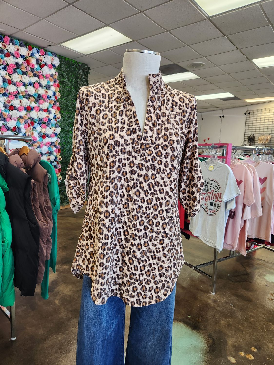 Ribbed Leopard V-Neck 