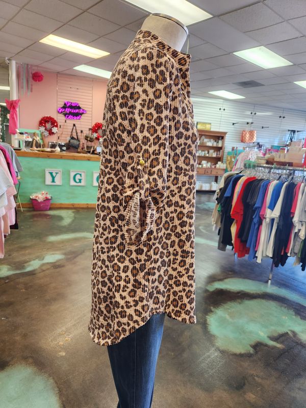 Ribbed Leopard V-Neck 
