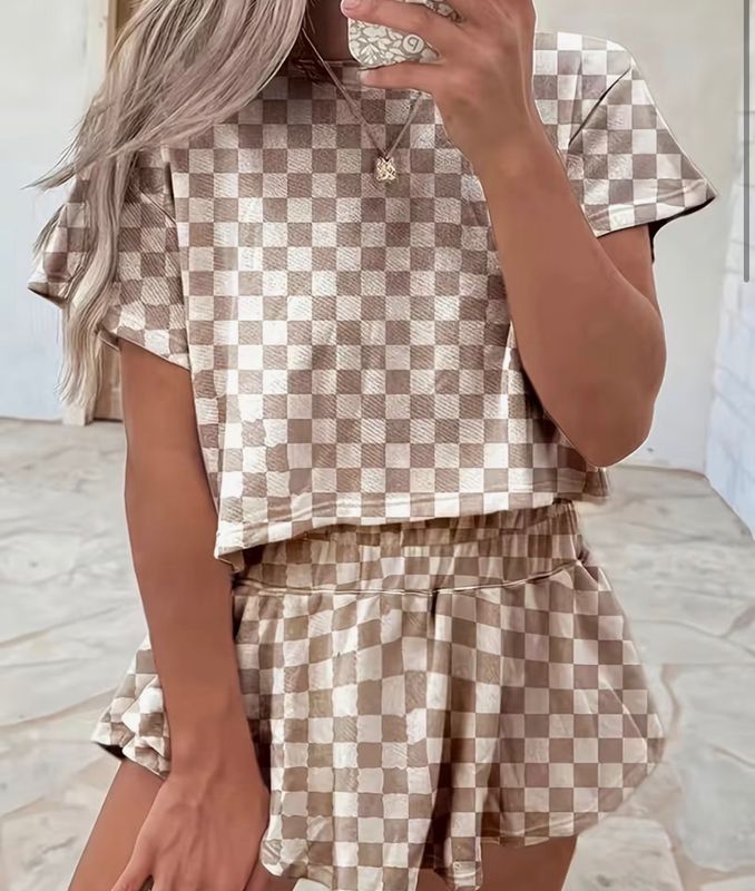 Checkered set