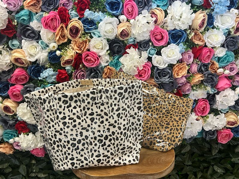 Leopard print tote bag