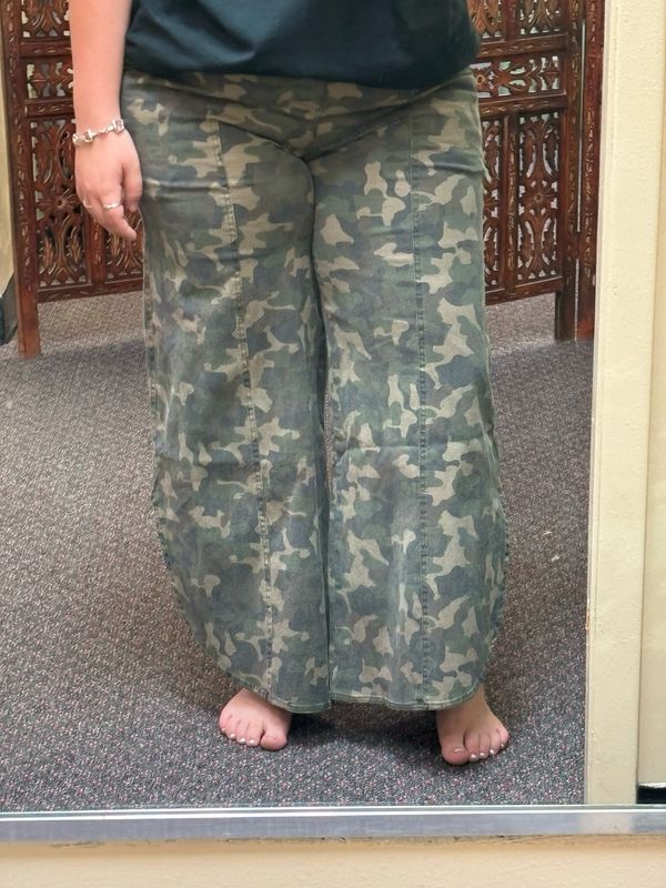 Camo Relaxed Fit Pants