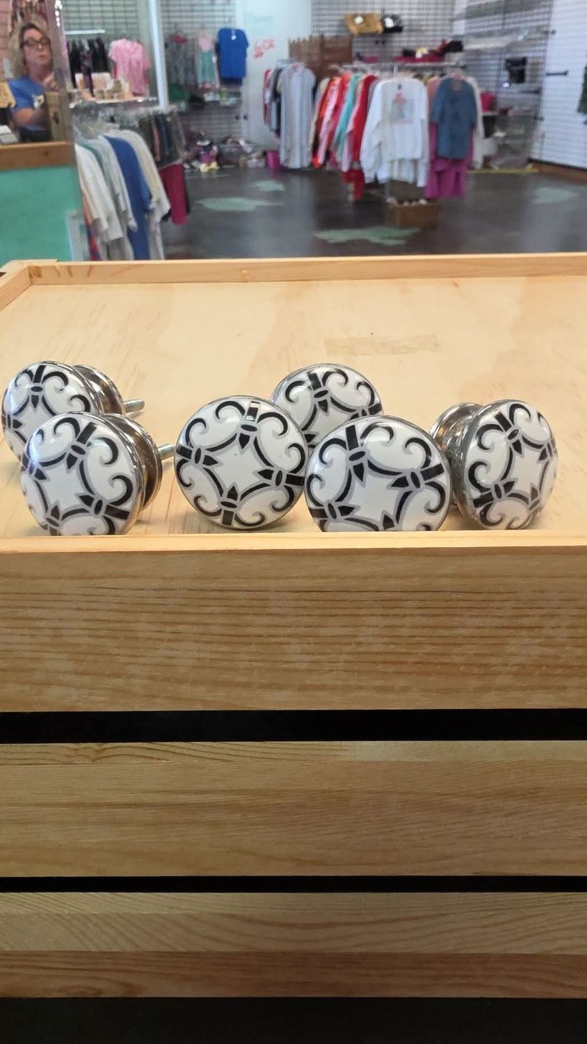 Knobs(sold in sets)