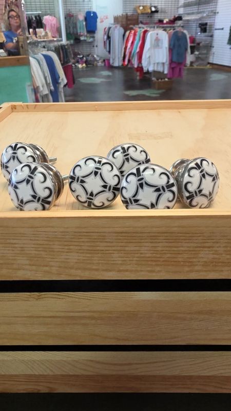 Knobs(sold in sets)