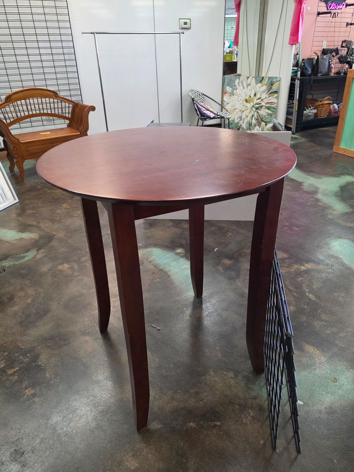 ROUND TALL TABLE 